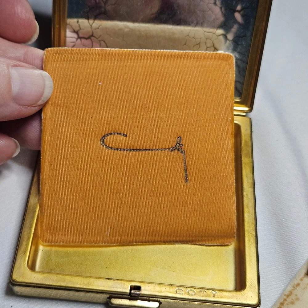 Coty Vintage Powder Compact Gold Tone Ribbed Airspun Vanity Accessory Mirror